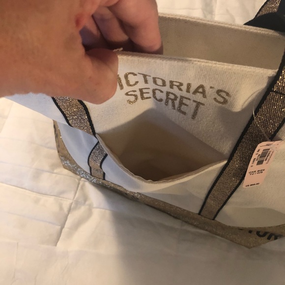 Victoria’s Secret Glitter weekender Tote. NWT - Picture 6 of 16